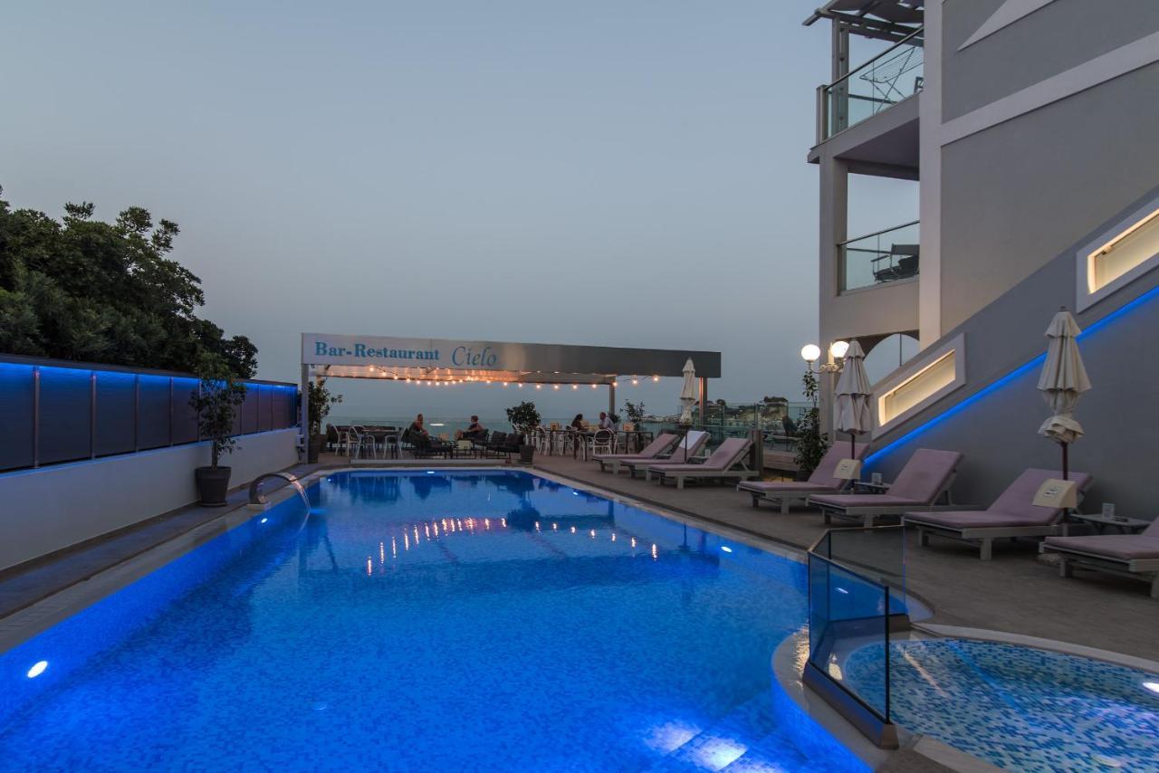 Denise Hotel